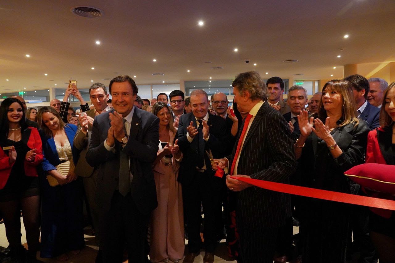 Pesatti participó de la inauguración del hotel y casino de Viedma, esperanzado en un “efecto contagio”